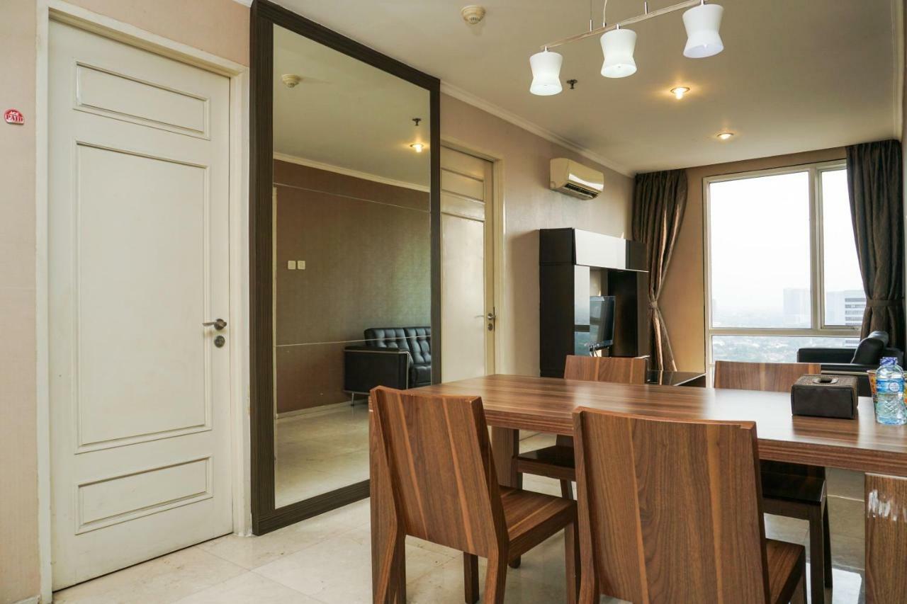 Apartemen 92 m² dengan 3 kamar tidur dan 2 kamar mandi pribadi di Senayan Jakarta Bagian luar foto