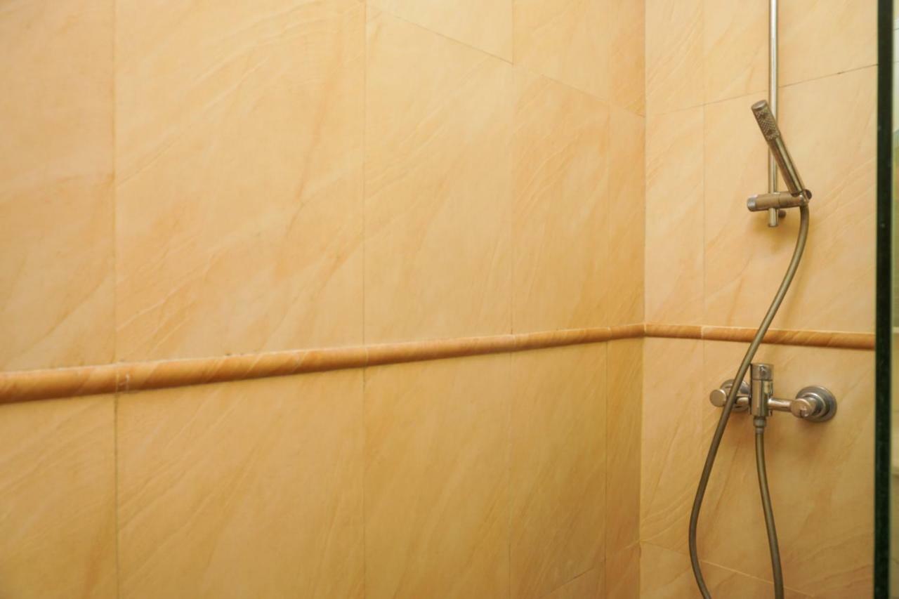 Apartemen 92 m² dengan 3 kamar tidur dan 2 kamar mandi pribadi di Senayan Jakarta Bagian luar foto
