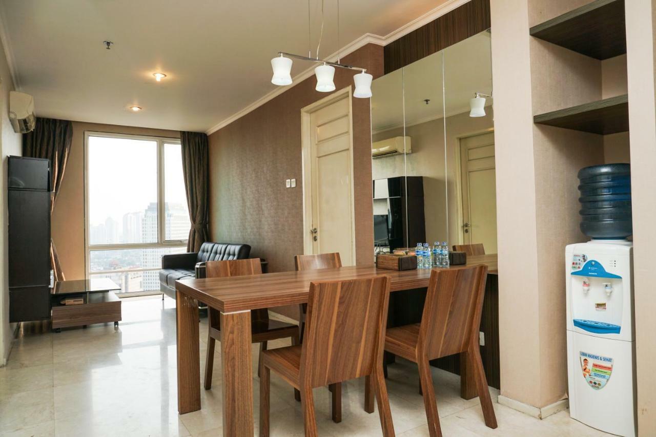 Apartemen 92 m² dengan 3 kamar tidur dan 2 kamar mandi pribadi di Senayan Jakarta Bagian luar foto
